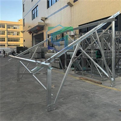 Maan asennetut aurinkoenergiajärjestelmät